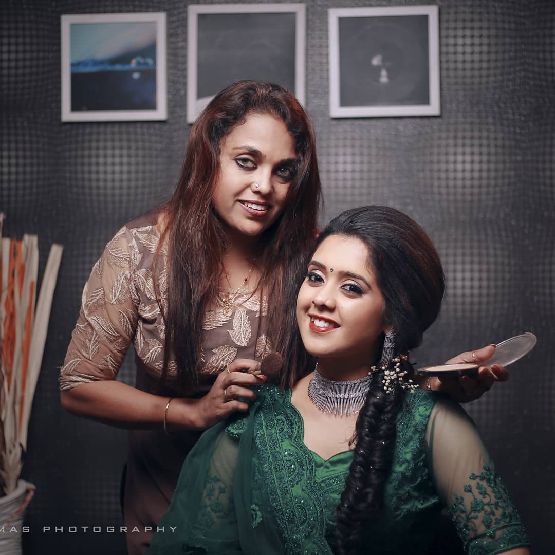 MALEEKHA FAMILY BEAUTY SALON MANJERI